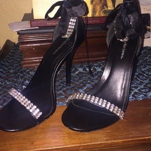 Black high heels brand: Delicious