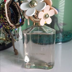 Daisy Marc Jacobs perfume