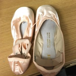 7D Bloch Pointe Shoes