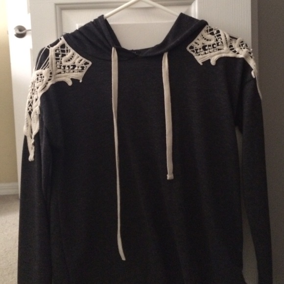 Grey hoodie tee