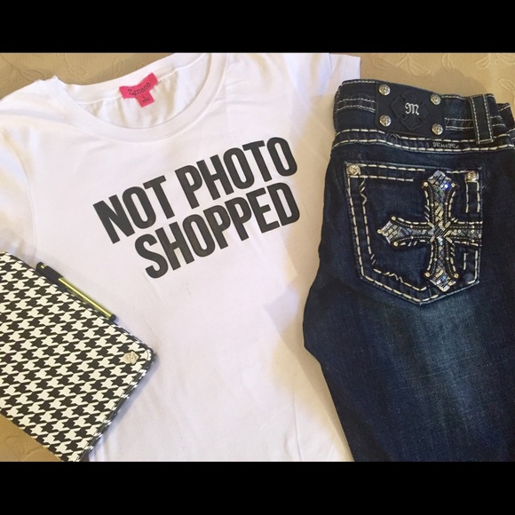 Denim, Boots, & Bling Tops - 😍NOT PHOTOSHOPPED TEE😍