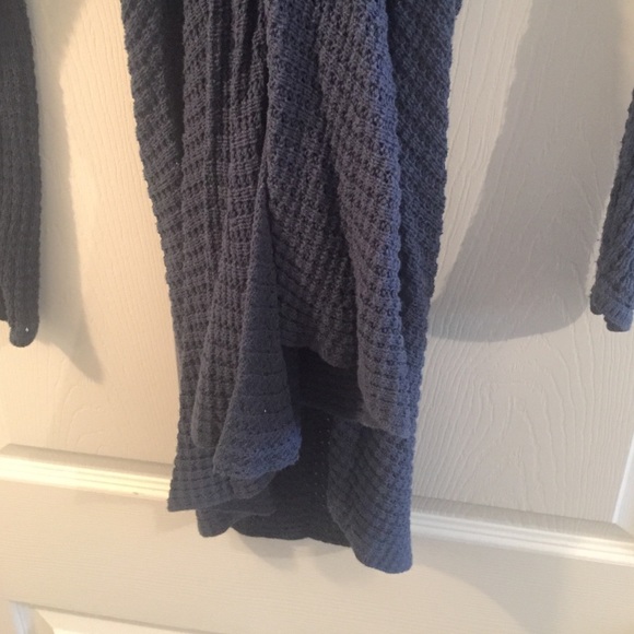 Cute navy sweater - Picture 2 of 3