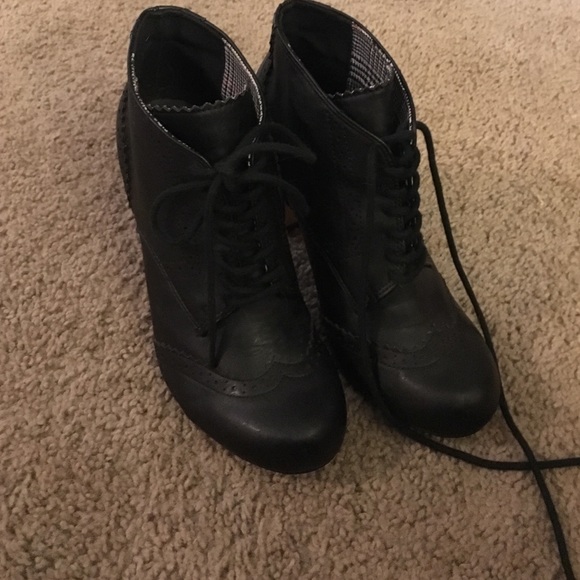 Oxford style heels