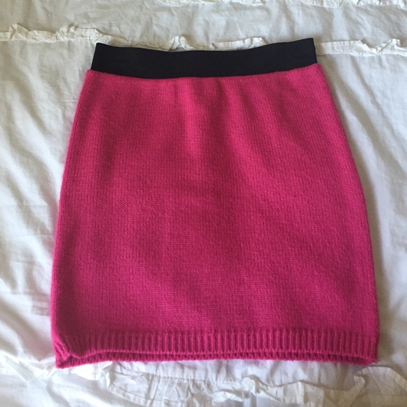 Hot pink knitted mini skirt