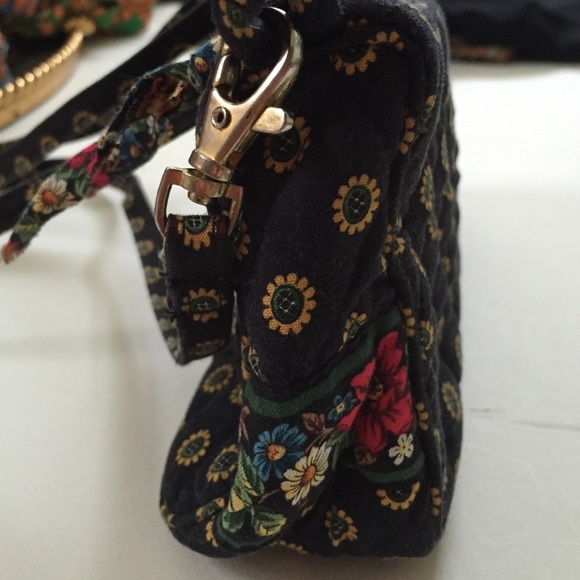 Vera Bradley small cross-body floral bag. - Picture 2 of 4