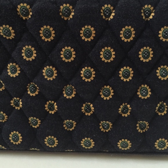 Vera Bradley small cross-body floral bag. - Picture 3 of 4