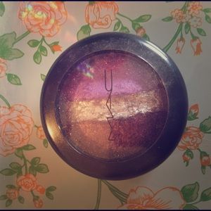 MAC eyeshadow in Outspoken- Free shipping