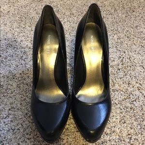 Nine West black pumps