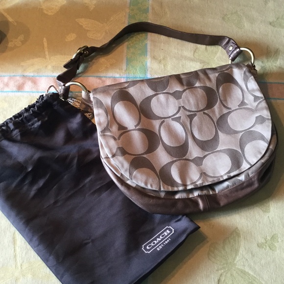 Really cute, lightly used Authentic Coach purse