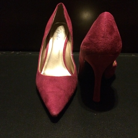 Burgandy pumps