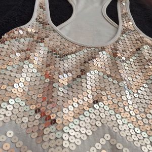 T-shirt with sequin design