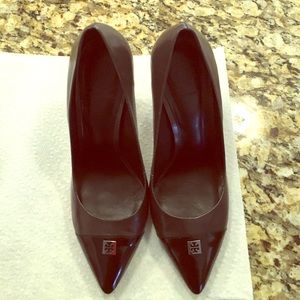 Tory Burch 9.5 closed toe