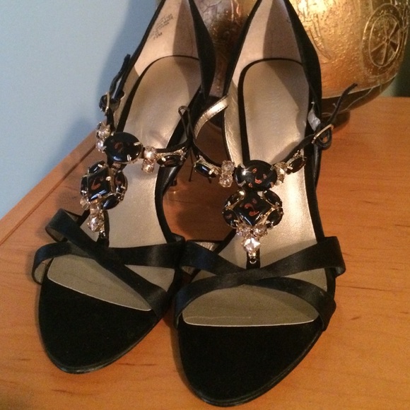 Nine West Black Satin Gold Heels Brown Embellished