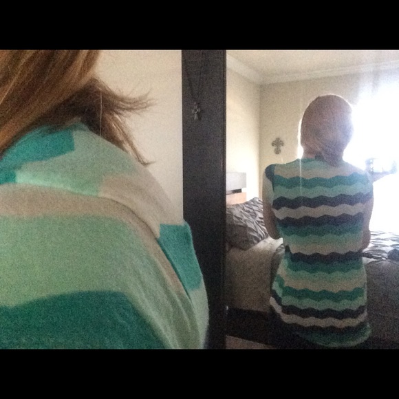 Cute Medium Spring Top! - Picture 2 of 3