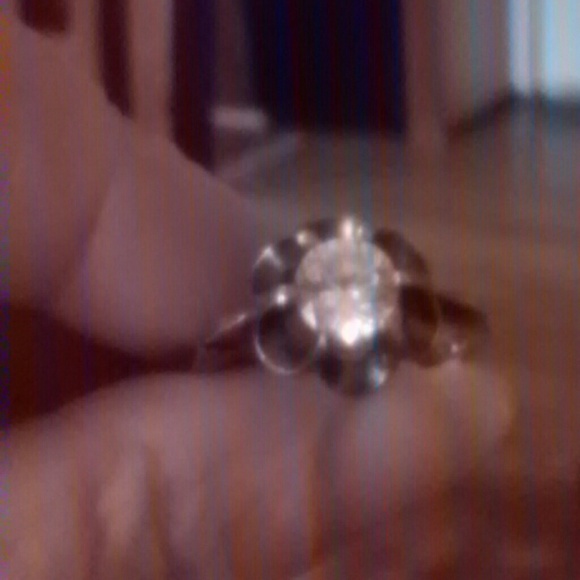 Very old collectable Avon ring - Picture 1 of 1