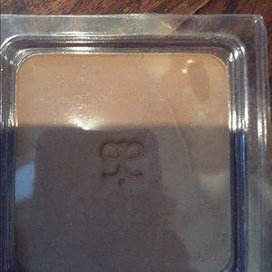 Arbonne pressed translucent powder...dark