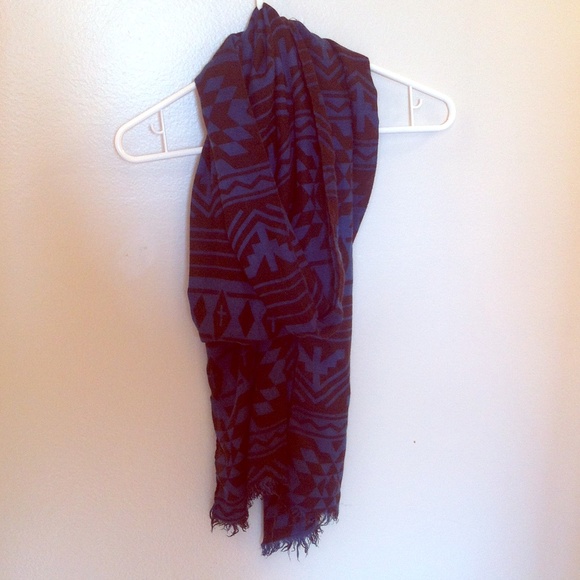 Patterned scarf - Picture 1 of 2