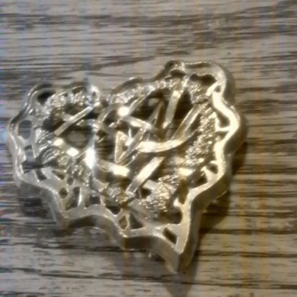 Old Brooch. - Picture 1 of 2