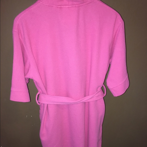 Hot pink robe - Picture 2 of 3