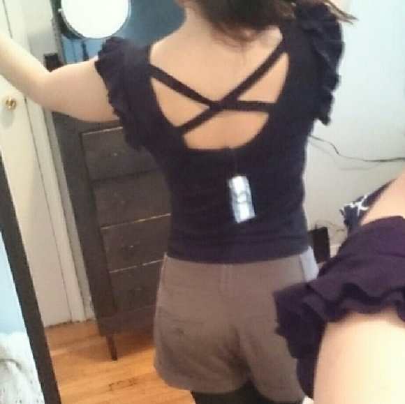 WHBM Ruffle Shoulder tee - Picture 2 of 3