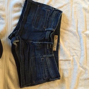Hollister size 9 Jean stretch shorts