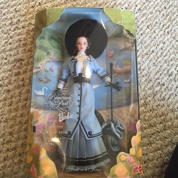 Promenade in the park Barbie