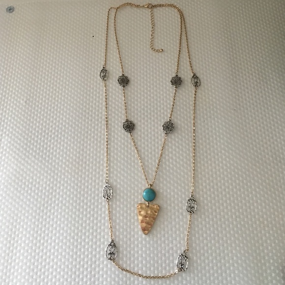 Turquoise & Two-Tone Arrowhead Layered Necklace. - Picture 2 of 4