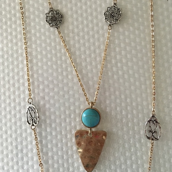 Turquoise & Two-Tone Arrowhead Layered Necklace. - Picture 3 of 4