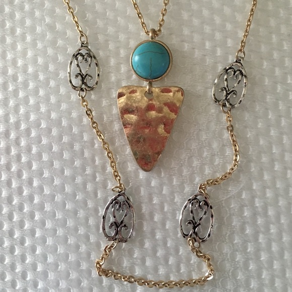Turquoise & Two-Tone Arrowhead Layered Necklace. - Picture 4 of 4