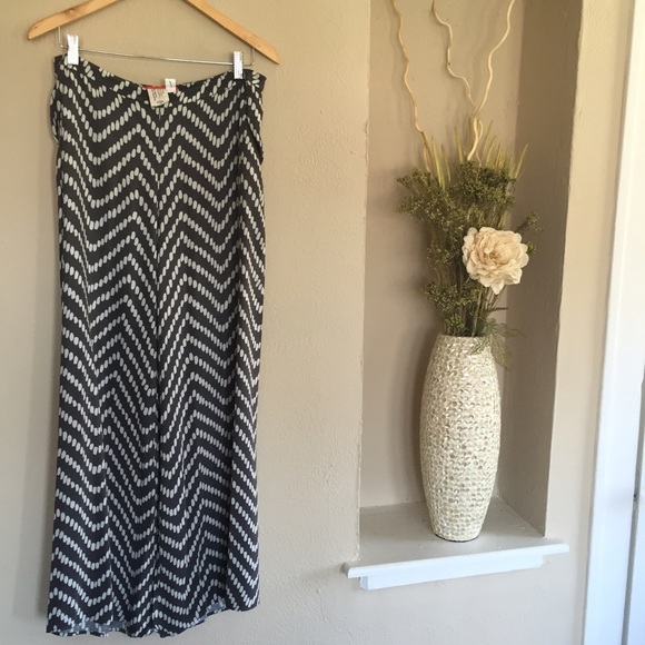 🎉TOTAL TRENDSETTER HP🎉 Wide Leg Patterned Pants - Picture 2 of 3