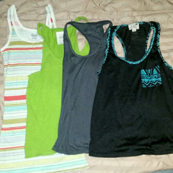 4 tank tops PacSun, Mossimo, Aerie S and XS