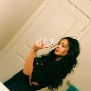 Meet your Posher, Raquel