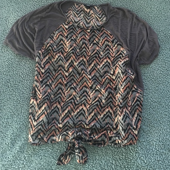 Cute flowy tie shirt