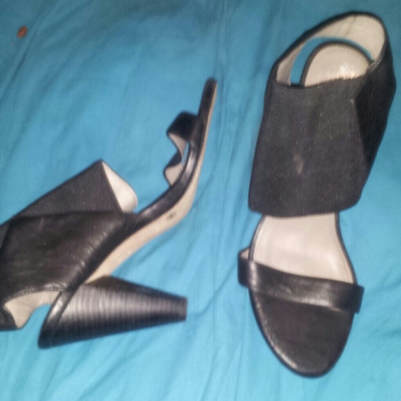 Vince  Camuto leather 3.5 in heel Italian leather