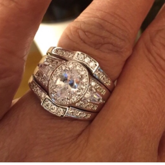 3-1 ENGAGEMENT RING SIZE 6, & 5 . PRICE FIRM - Picture 2 of 4