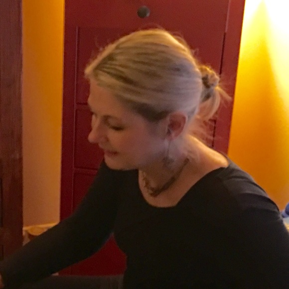 Meet your Posher, Christine - Picture 1 of 1