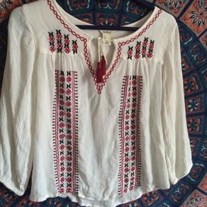 Super cute peasant top