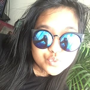 Meet your Posher, Juliene