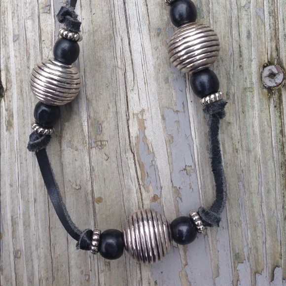 Necklace and earring set - Picture 2 of 3