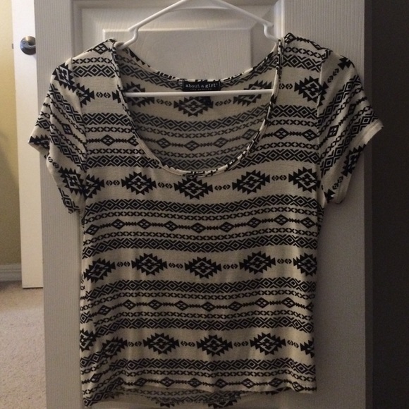 Tribal crop tee