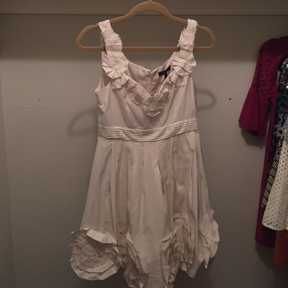 BCBG MAX AZRIA off white dress