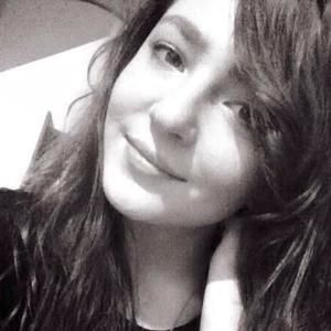 Meet your Posher, Kira