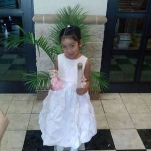 Meet your Posher, Yadira