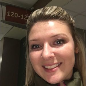 Meet your Posher, Abbi