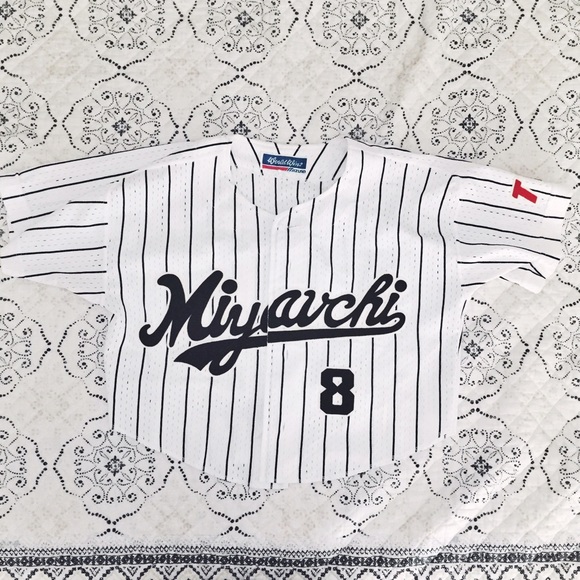 LF STORES Vintage Cropped Button Down Baseball Tee