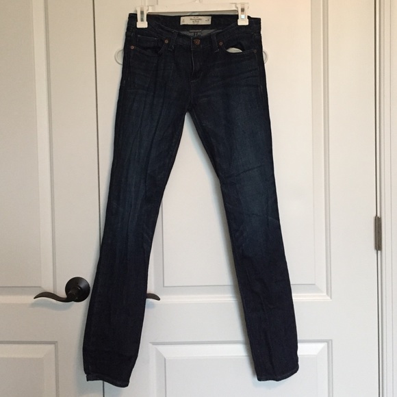 🔻Barely worn- A&F dark skinny jeans