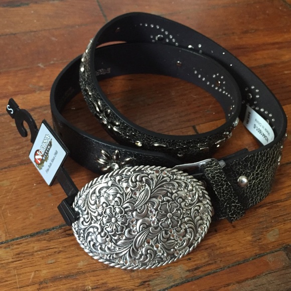 Leather Cowgirl Belt and Buckle