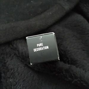 Mac LE lipstick in Pure Decoration