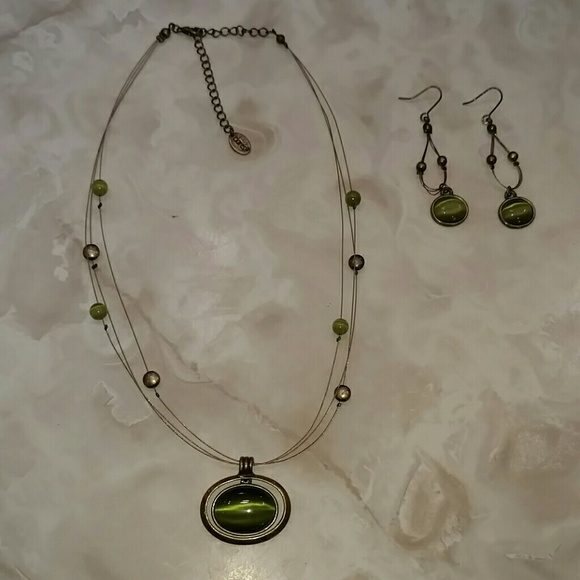 2 for $12! Green & Bronze necklace & earring set