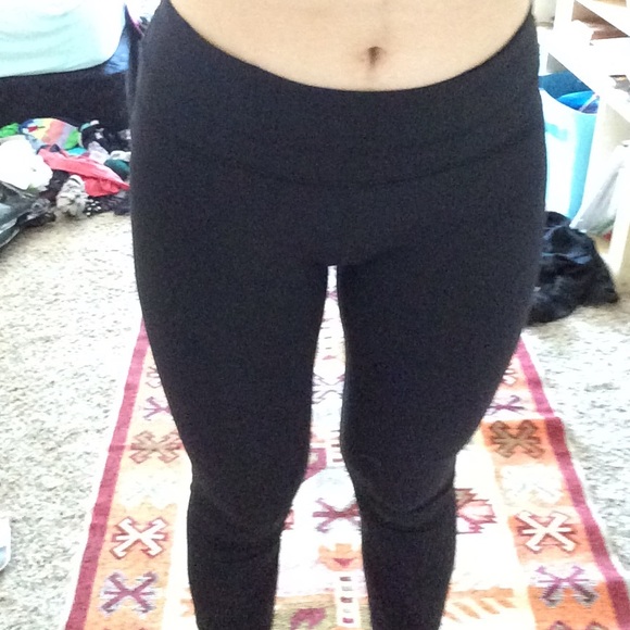 Black lulu lemon inspire crops!